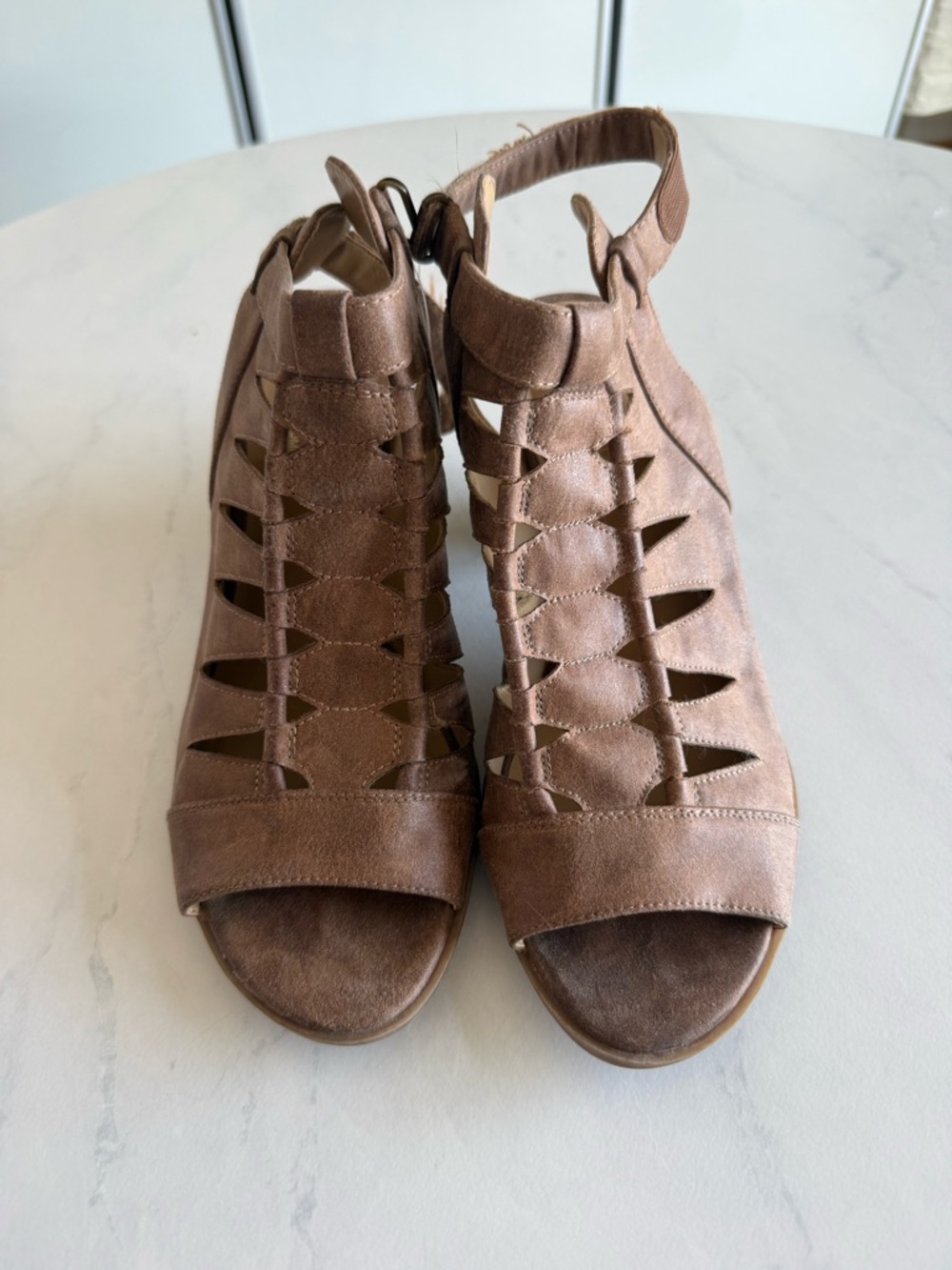 Naturalizer’s Women’s Brown Cutout Slingback Sandals